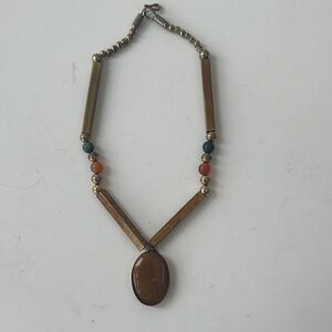 Elegant Agate Brown Beaded Necklace with brass métal